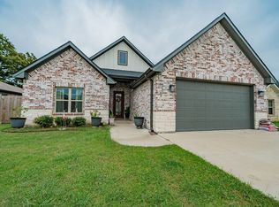 121 Vaughn Ln, Quinlan, TX 75474