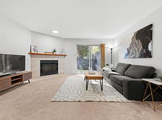 6631 Cooney Rd #4, Richmond, BC V6Y 3T2