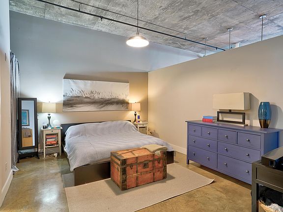 3rd image of 180 NE 4th Ave APT 303