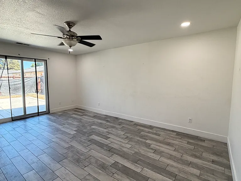 5108 Clark St — Photo 6