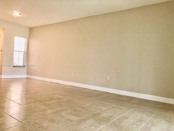 4th image of 2557 Centergate Dr APT 103