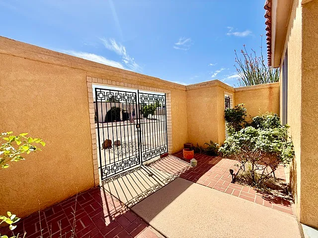 3201 La Ronda Pl NE — Photo 3