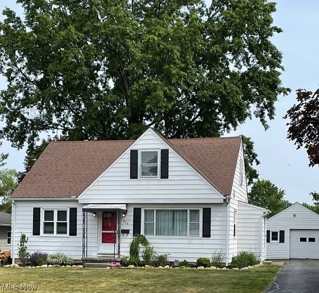 1st image of 223 Notre Dame Ave