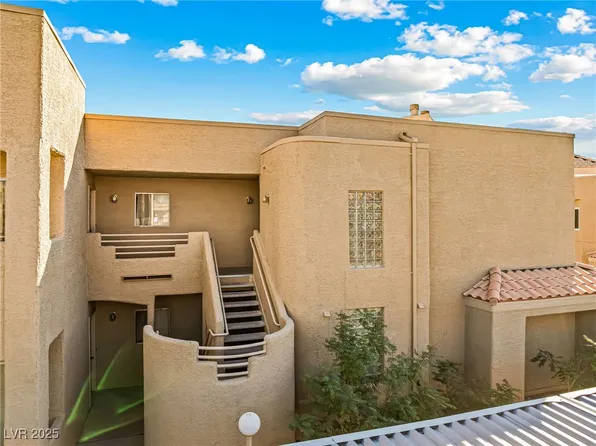 2191 Bay Club Dr APT 204, Laughlin, NV 89029