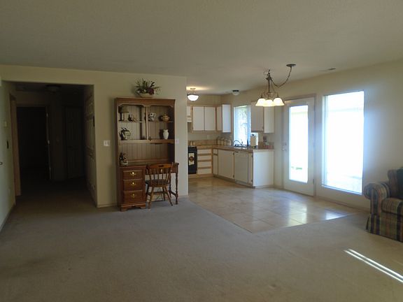 4th image of 2610 SE 164th Ave