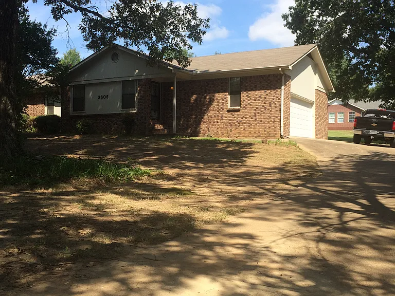 3806 Vickie Dr — Photo 5