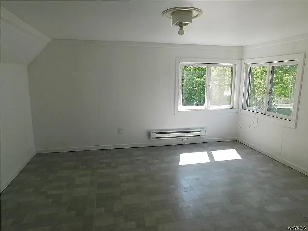 2 bed, 1700 sqft, $1,300 — Photo 4