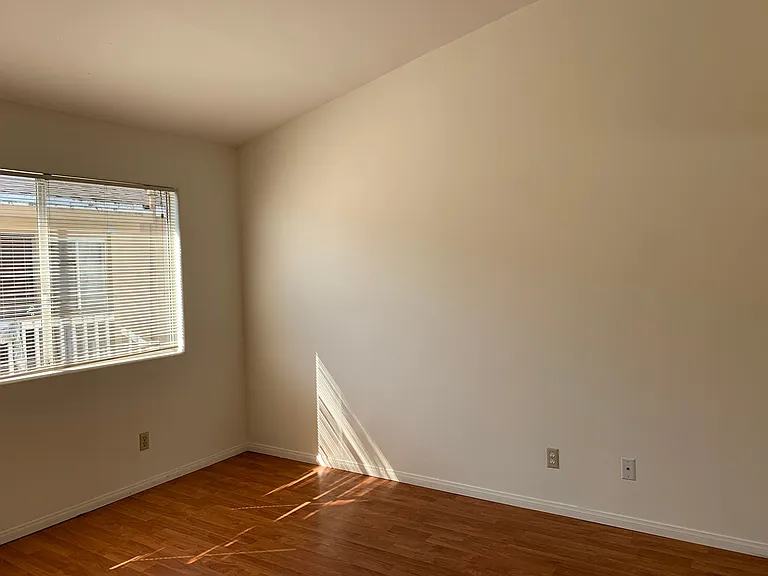 2403 Meade Ave — Photo 7