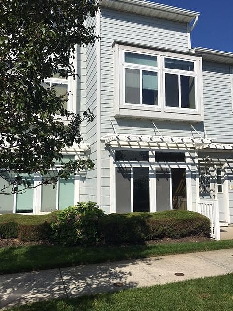 2nd image of 135 Meridian Blvd #1