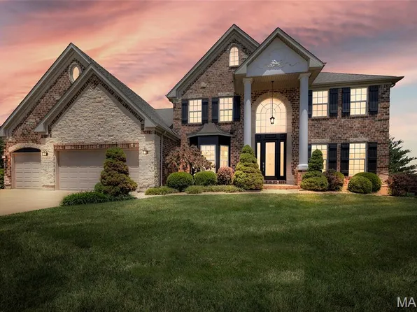 1008 Castleview Ct, Saint Charles, MO 63304