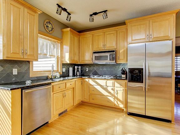 3rd image of 6704 Meadowlark Ct