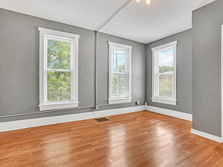 258 Allen Ave — Photo 28