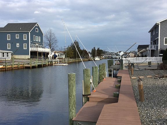 3rd image of 1810 Grantwood Dr
