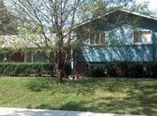 550 Flagstaff Ln, Hoffman Estates, IL 60169