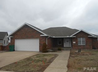 505 Buckhaven St, Pekin, IL 61554