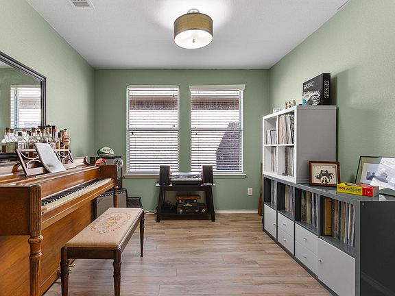 5th image of 3213 Evening Wind Rd