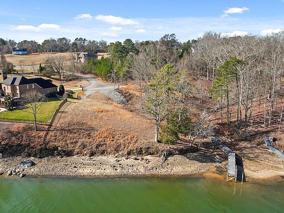 5th image of 2484 Burton Rd