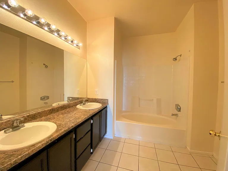 7211 Indian Creek Ln #203 — Photo 13