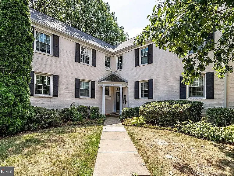1319 S Walter Reed Dr #19104 — Photo 1