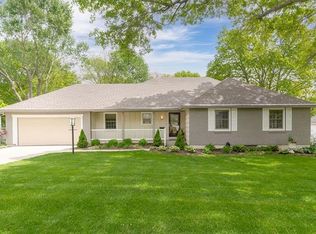 7929 Roe Ave, Prairie Village, KS 66208