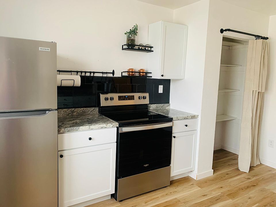 1st image of 123 1st Ave W #2
