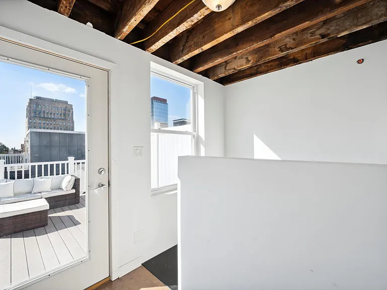 710 Chestnut St #504 — Photo 9