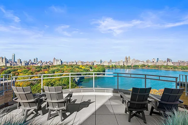 Sold by Douglas Elliman | media 15