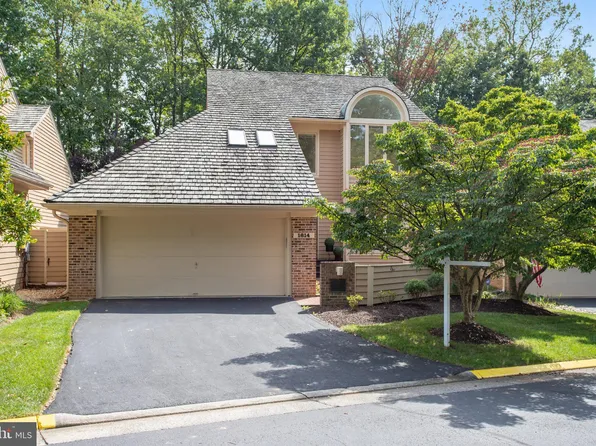 1614 Woodstock Ln, Reston, VA 20194