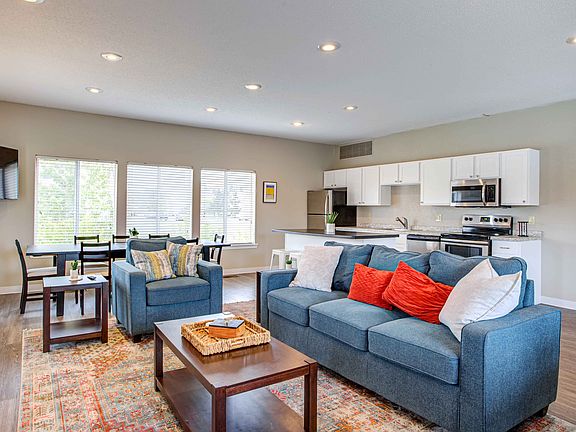 3rd image of 4122 Meadow Pkwy #4146B