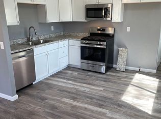800 Lancelot Ln, Troy, IL