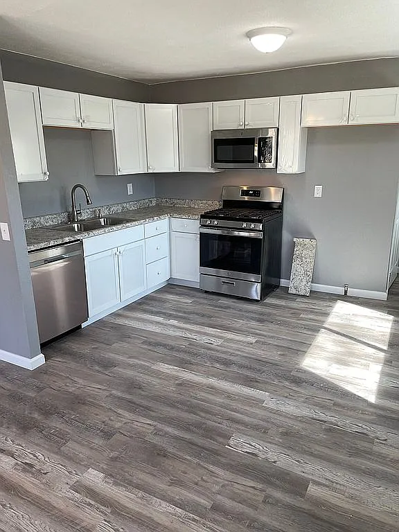 800 Lancelot Ln photo 1
