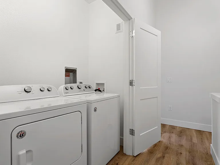 4808 SE Franklin St — Photo 7
