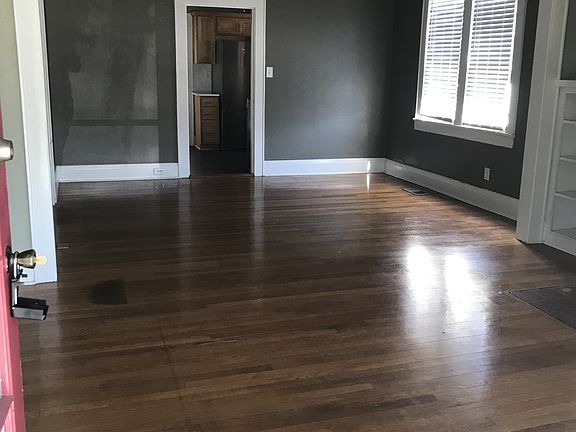 2nd image of 522 Druid St
