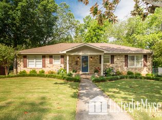 2821 Francis Dr, Des Moines, IA 50310