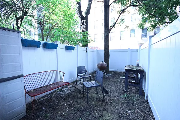 Rented by Dynamik Realty | media 13