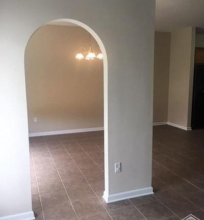 2nd image of 40392 Hawthorne Dr