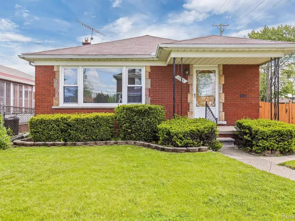 1161 6th St, Wyandotte, MI 48192