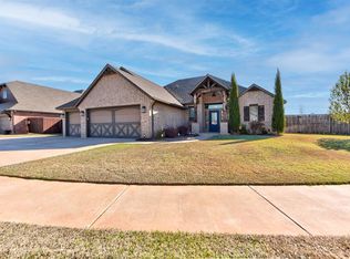 4612 Hambletonian Ln, Mustang, OK 73064