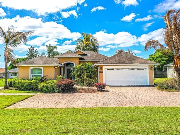 3715 Sebring Pkwy, Sebring, FL 33870