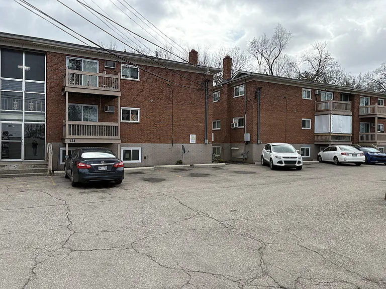 Hidden Oaks Apartments — Photo 8