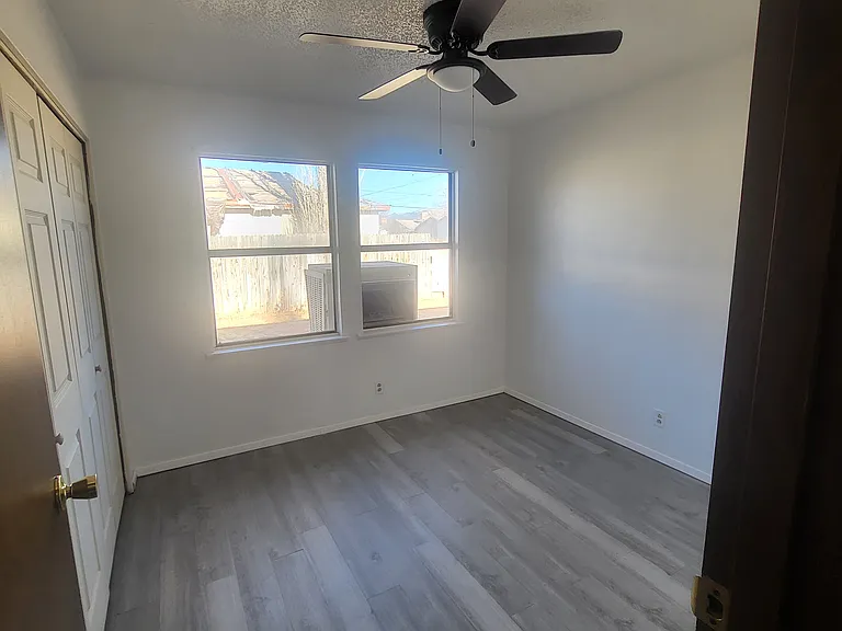 1201 Estancia Ave — Photo 22