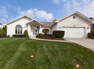 908 Naples Ln, Woodridge, IL 60517