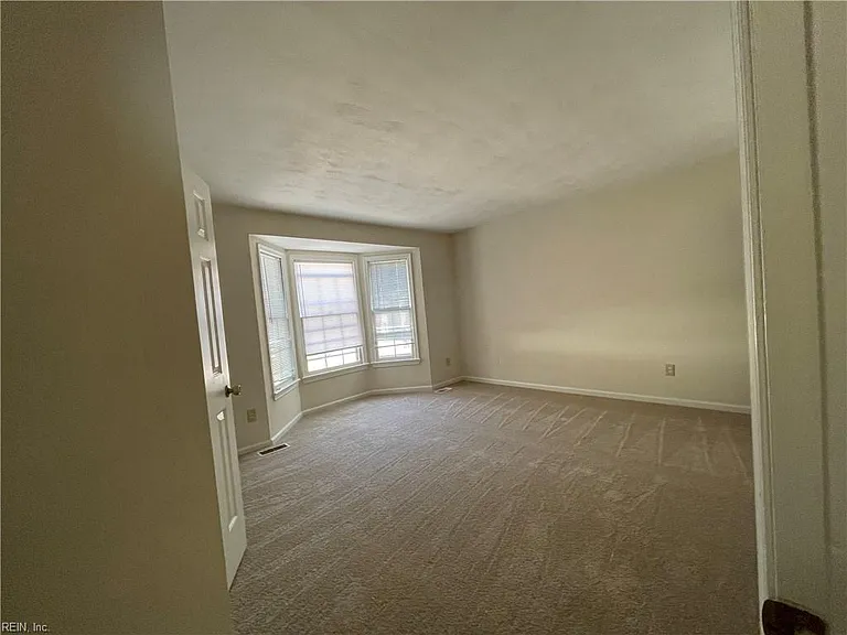 4613 Stonebridge Ln — Photo 6