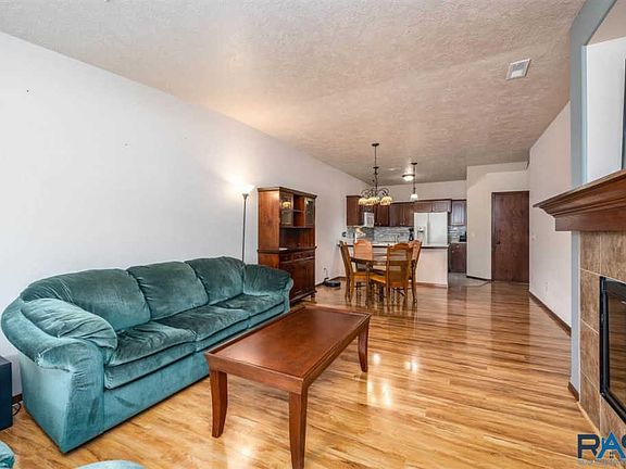 4th image of 2813 E Brome Pl