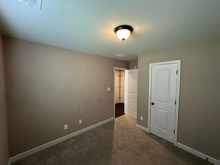 8053 Switzer Dr — Photo 20