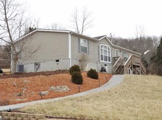 316 Hollow Rd, Pembroke, VA 24136