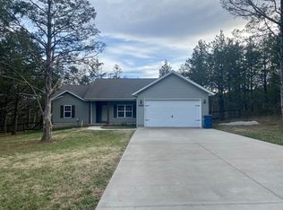 735 Fairlawn Dr, Hollister, MO 65672