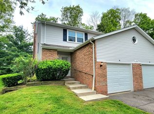1780 Rolling Hills Dr APT A, Twinsburg, OH