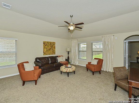 3rd image of 1910 Jamie Ln