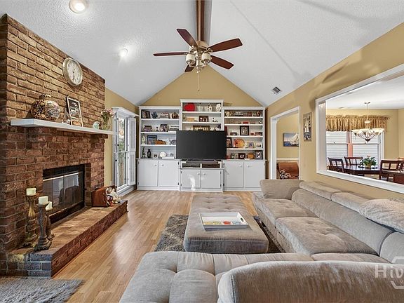 4th image of 14 E Deerwood Road